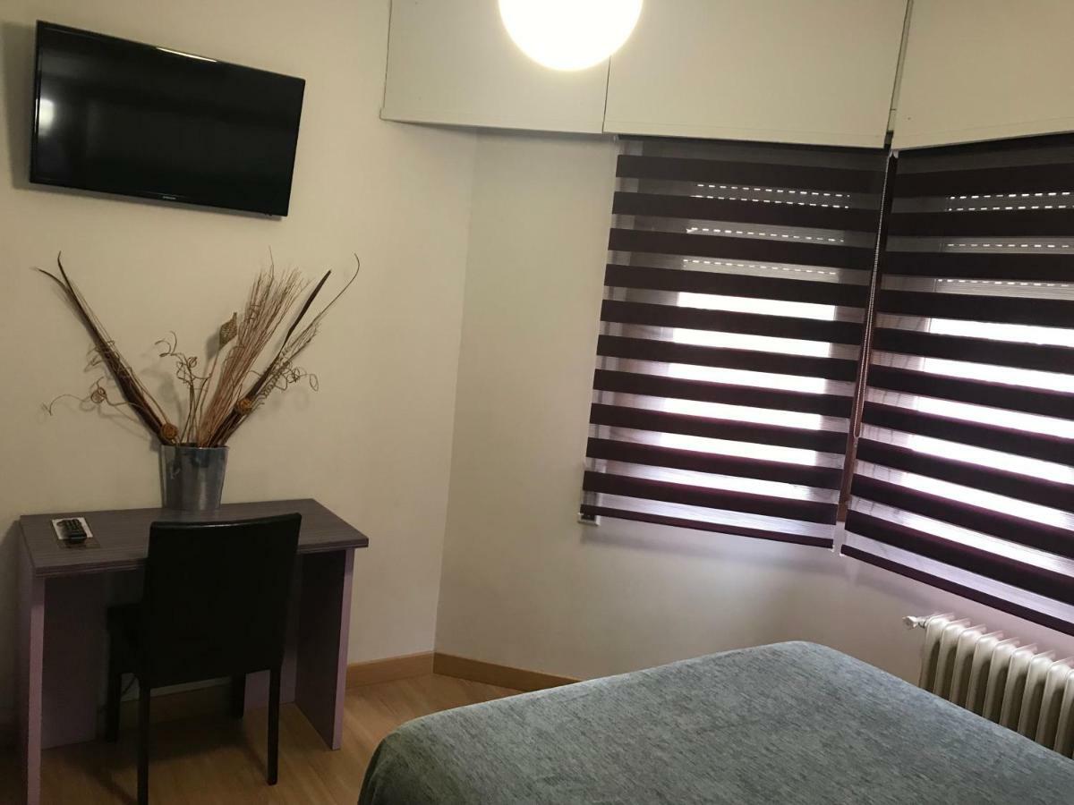 Pension Berceo Logroño Buitenkant foto
